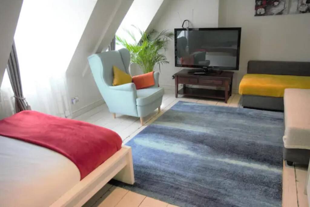 Fabulous Duplex Flat in Covent Garden - 2 bedroom Londen Buitenkant foto